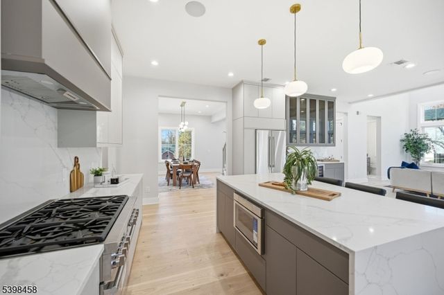 11 Rale Ter, Livingston Twp., NJ 07039