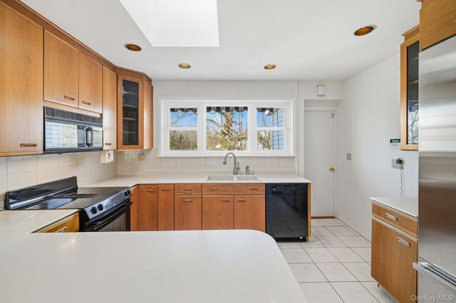 1 Cherry Lane, Scarsdale, NY 10583