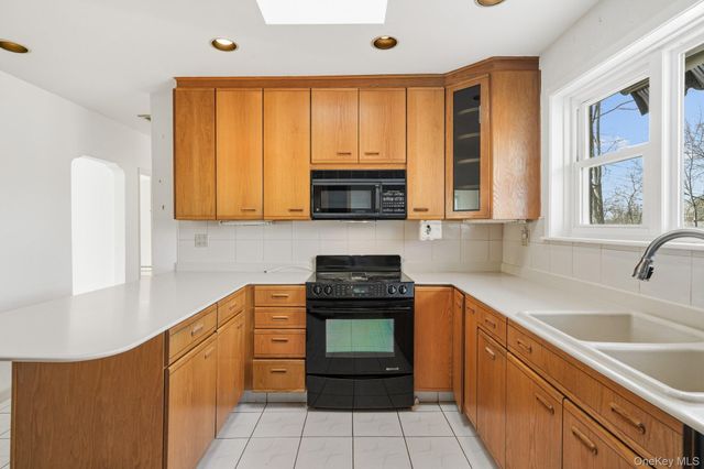 1 Cherry Lane, Scarsdale, NY 10583