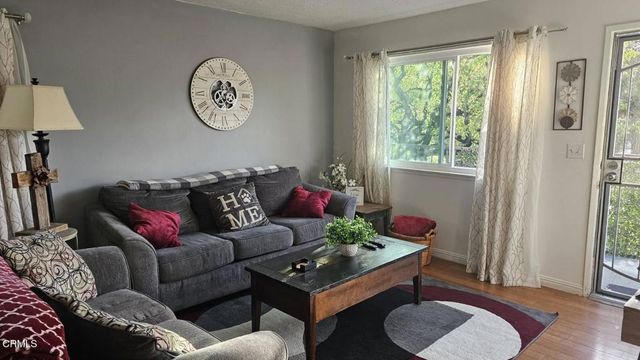 1267 Chalmette Avenue, Ventura, CA 93003