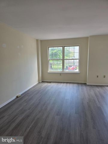 13 FARLAND WAY, Newark, DE 19702