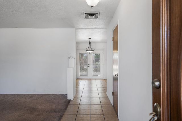 2734 Dallas Street NE, Albuquerque, NM 87110