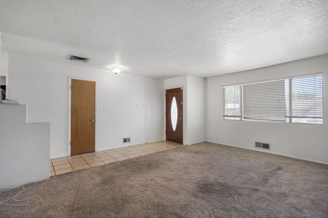 2734 Dallas Street NE, Albuquerque, NM 87110
