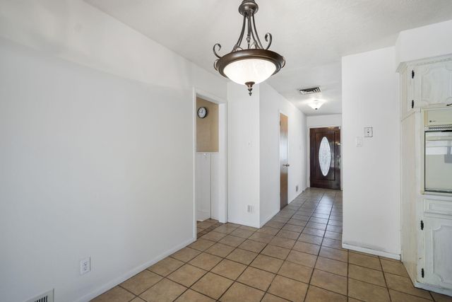 2734 Dallas Street NE, Albuquerque, NM 87110