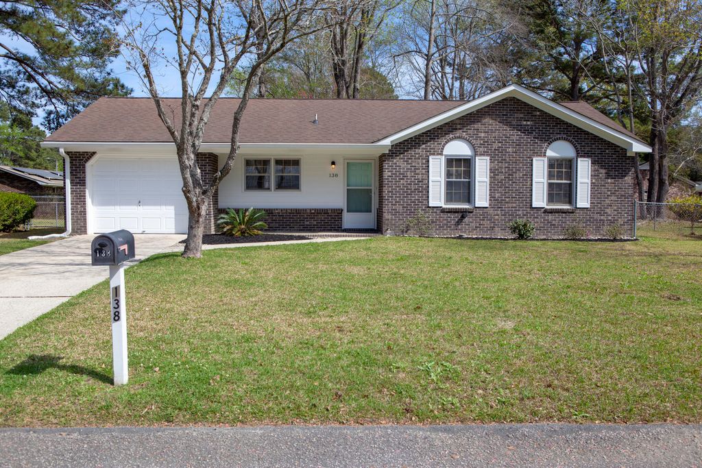 138 Pawley Drive, Summerville, SC 29483