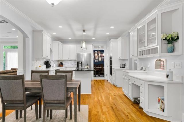 5021 Towne Lake Hills, Woodstock, GA 30189