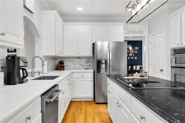 5021 Towne Lake Hills, Woodstock, GA 30189