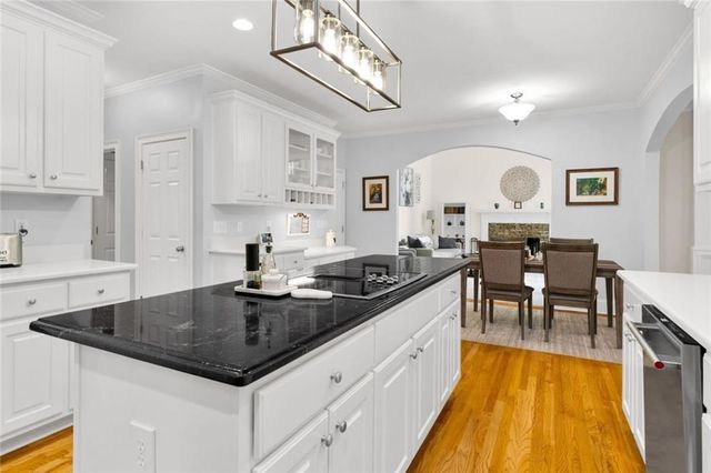 5021 Towne Lake Hills, Woodstock, GA 30189