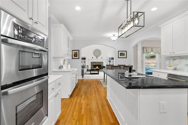 5021 Towne Lake Hills, Woodstock, GA 30189