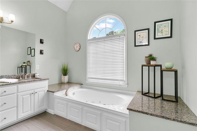 5021 Towne Lake Hills, Woodstock, GA 30189