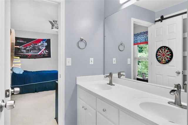 5021 Towne Lake Hills, Woodstock, GA 30189