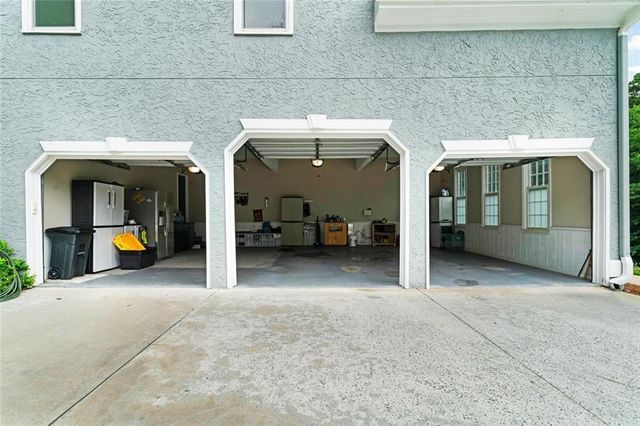 5021 Towne Lake Hills, Woodstock, GA 30189