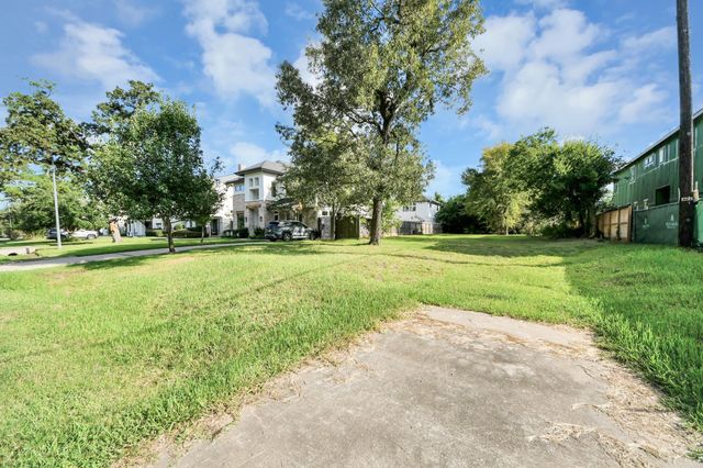 951 W 41st Street, Houston, TX 77018