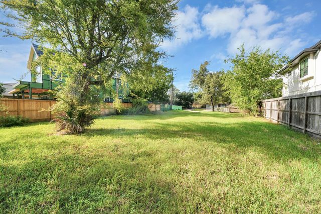 951 W 41st Street, Houston, TX 77018