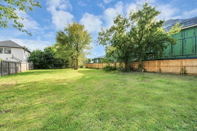 951 W 41st Street, Houston, TX 77018
