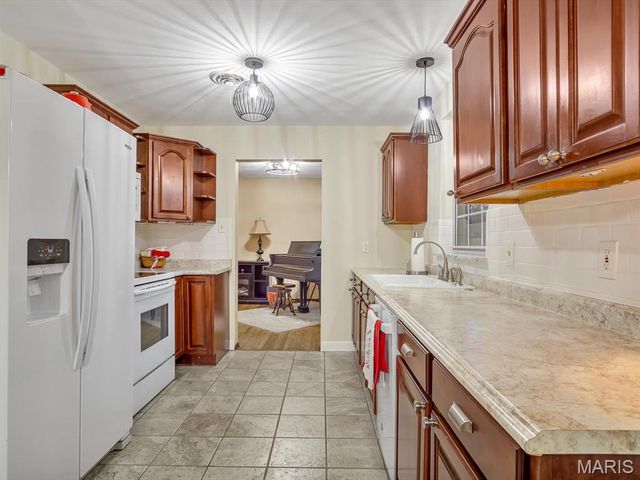 115 Westridge Drive, Collinsville, IL 62234