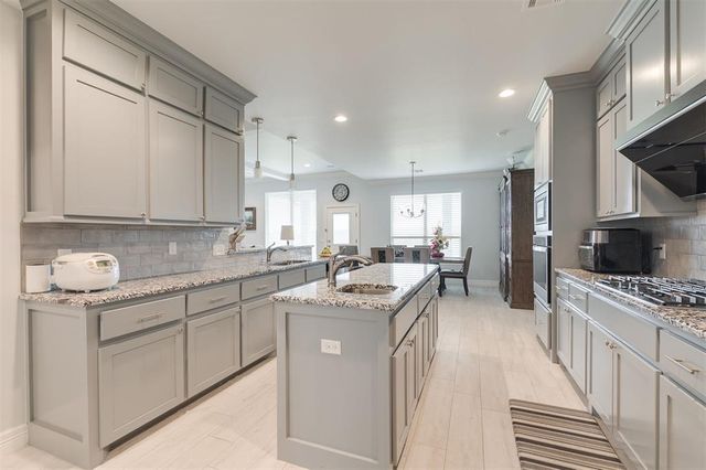 3101 Drake Crest Drive, Edmond, OK 73034