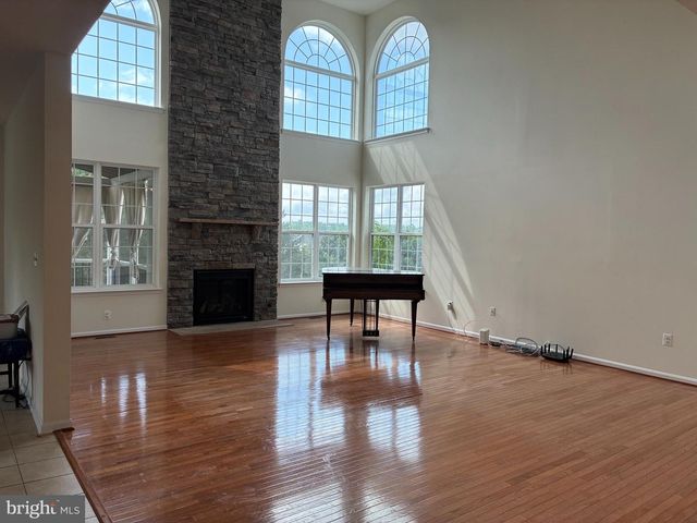16245 CHASE EAGLE LN, Woodbridge, VA 22191