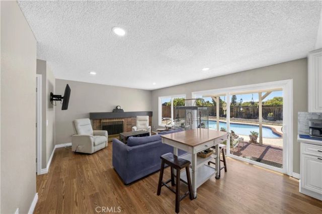 990 Queensdale Ave, Corona, CA 92878
