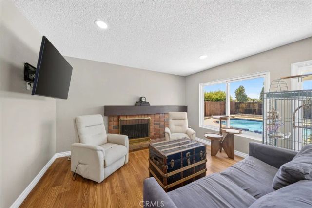 990 Queensdale Ave, Corona, CA 92878