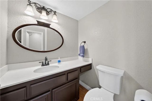 990 Queensdale Ave, Corona, CA 92878