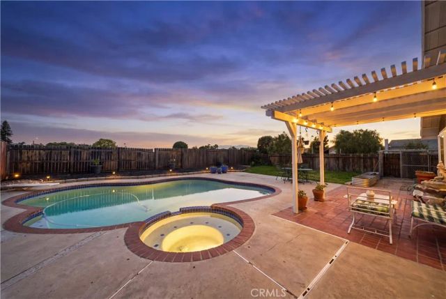 990 Queensdale Ave, Corona, CA 92878
