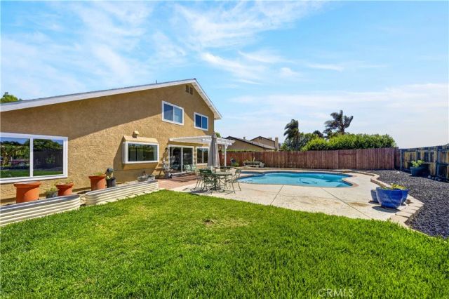 990 Queensdale Ave, Corona, CA 92878
