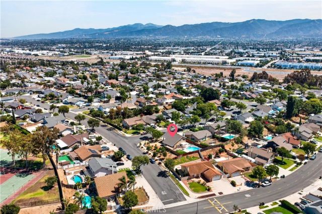 990 Queensdale Ave, Corona, CA 92878
