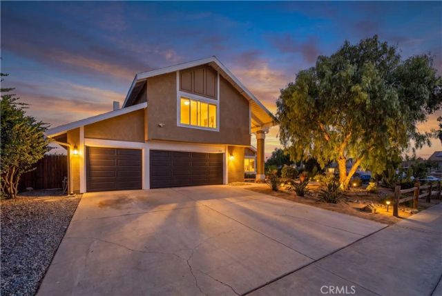 990 Queensdale Ave, Corona, CA 92878
