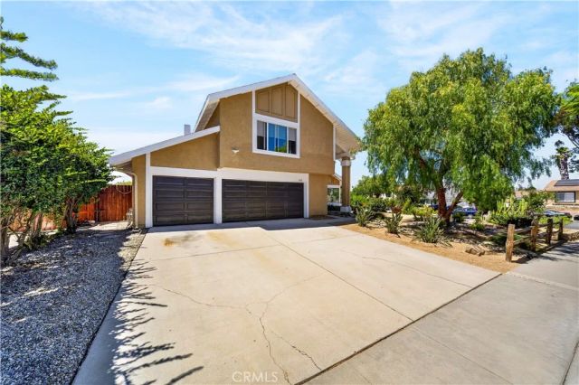 990 Queensdale Ave, Corona, CA 92878