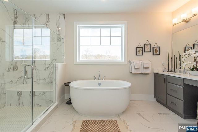 23 Royal Birkdale Court 23, River Vale, NJ 07675