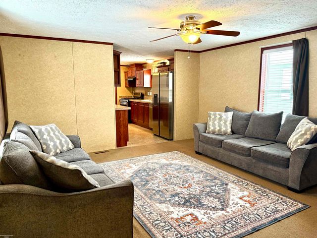 4539 Carlton Road, Sterling Heights, MI 48310