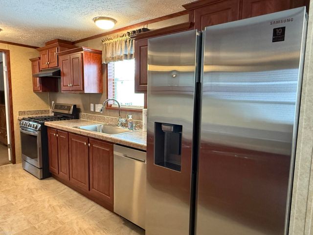 4539 Carlton Road, Sterling Heights, MI 48310