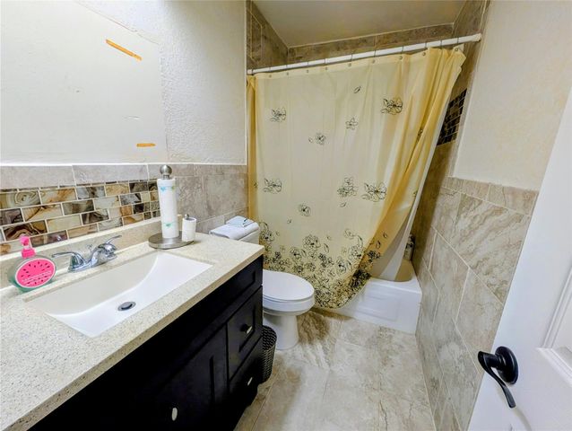 3651 NW 29th Street, Lauderdale Lakes, FL 33311