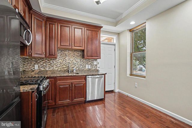1 S EAST AVE, Baltimore, MD 21224