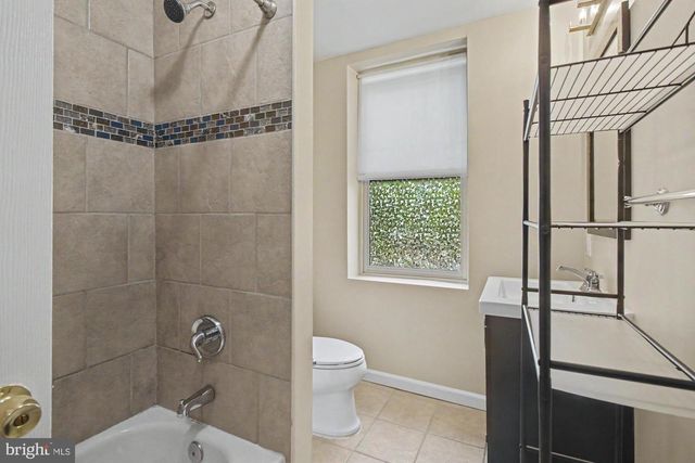 1 S EAST AVE, Baltimore, MD 21224