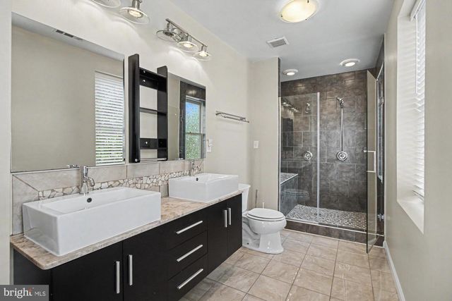 1 S EAST AVE, Baltimore, MD 21224