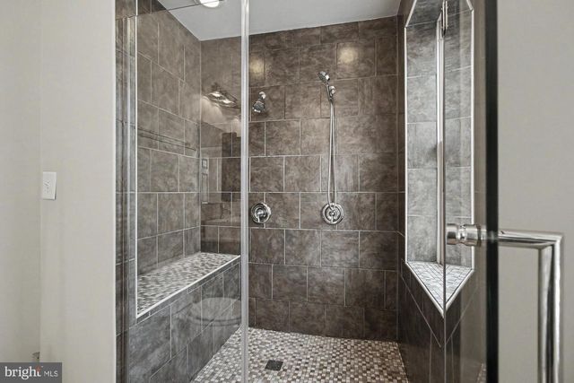 1 S EAST AVE, Baltimore, MD 21224
