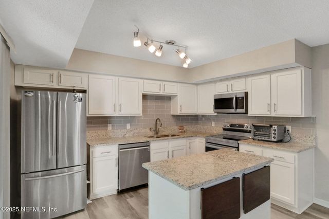 10458 BIG TREE Circle E, Jacksonville, FL 32257