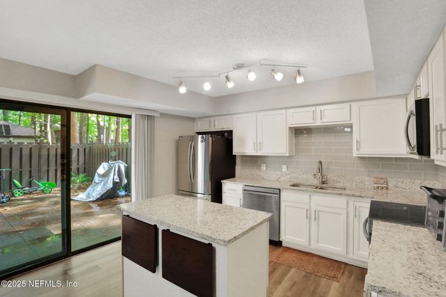 10458 BIG TREE Circle E, Jacksonville, FL 32257