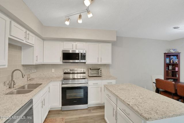 10458 BIG TREE Circle E, Jacksonville, FL 32257