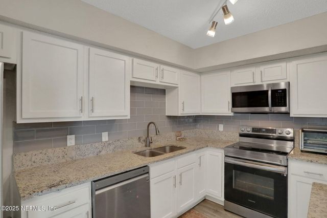 10458 BIG TREE Circle E, Jacksonville, FL 32257
