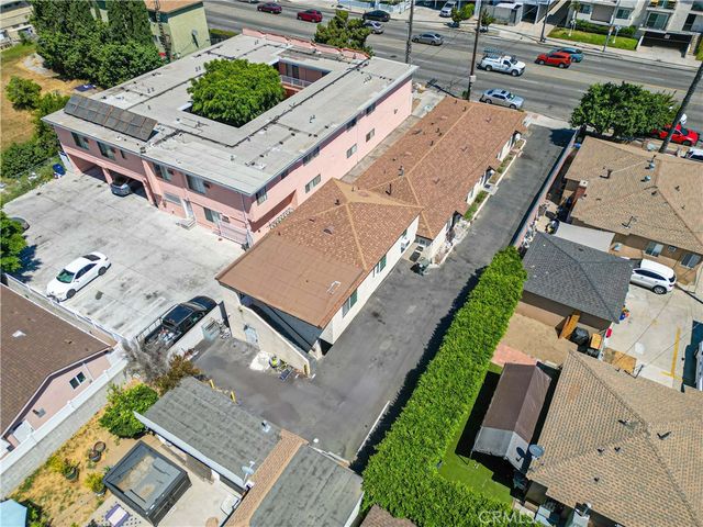 13810 Sherman Way, Van Nuys, CA 91405