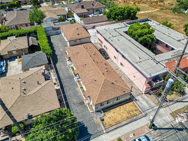 13810 Sherman Way, Van Nuys, CA 91405