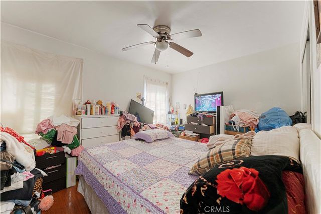 13810 Sherman Way, Van Nuys, CA 91405