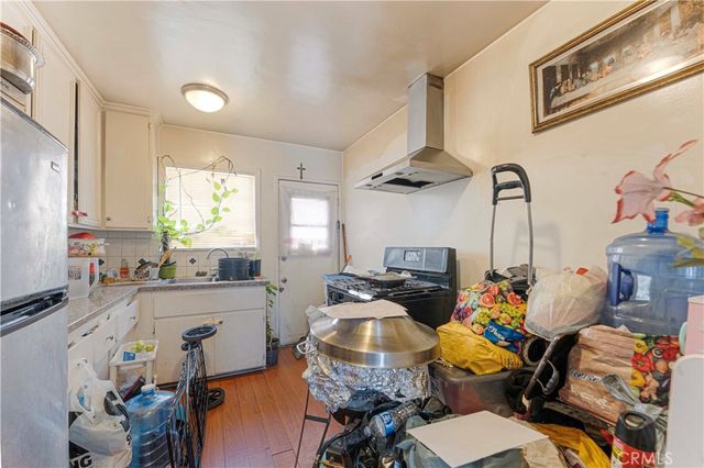 13810 Sherman Way, Van Nuys, CA 91405