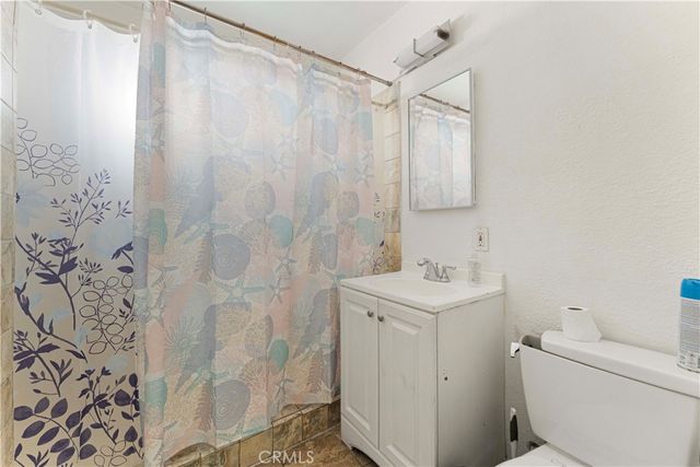 13810 Sherman Way, Van Nuys, CA 91405