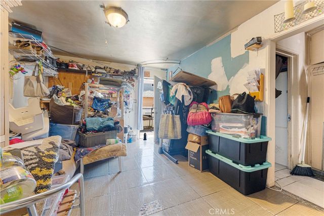 13810 Sherman Way, Van Nuys, CA 91405