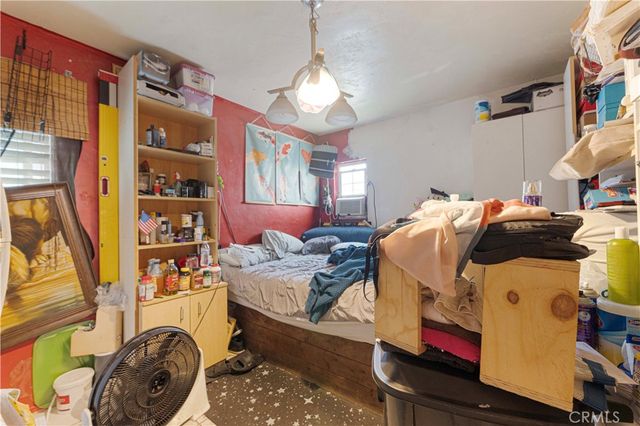 13810 Sherman Way, Van Nuys, CA 91405