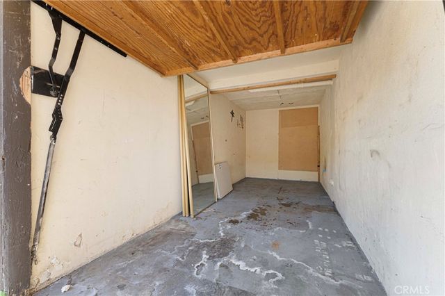 13810 Sherman Way, Van Nuys, CA 91405